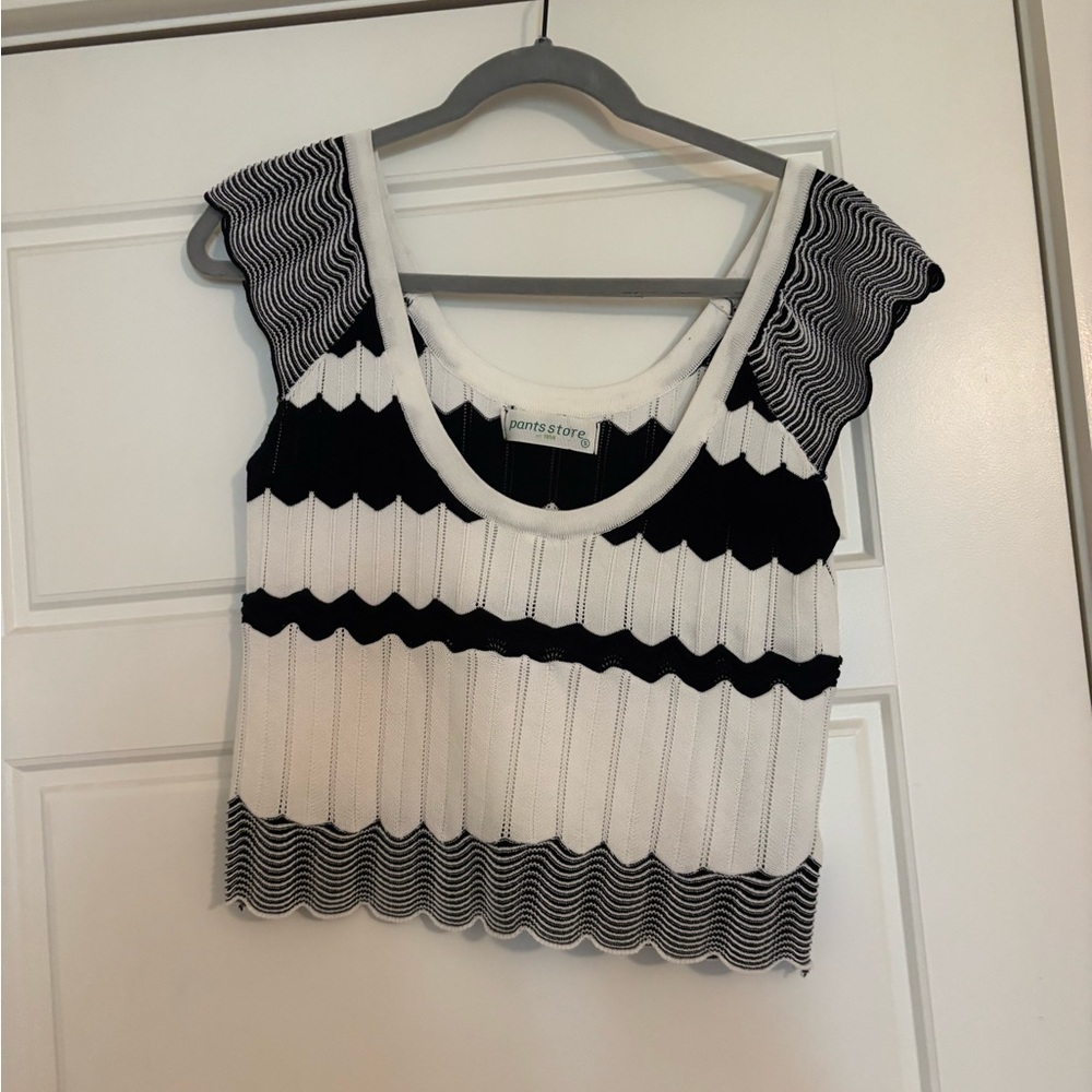 Black & White Scallop-Trim Knit Crop Top